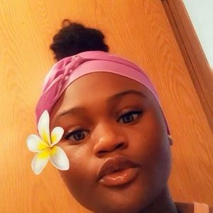 Meet your Posher, Amari